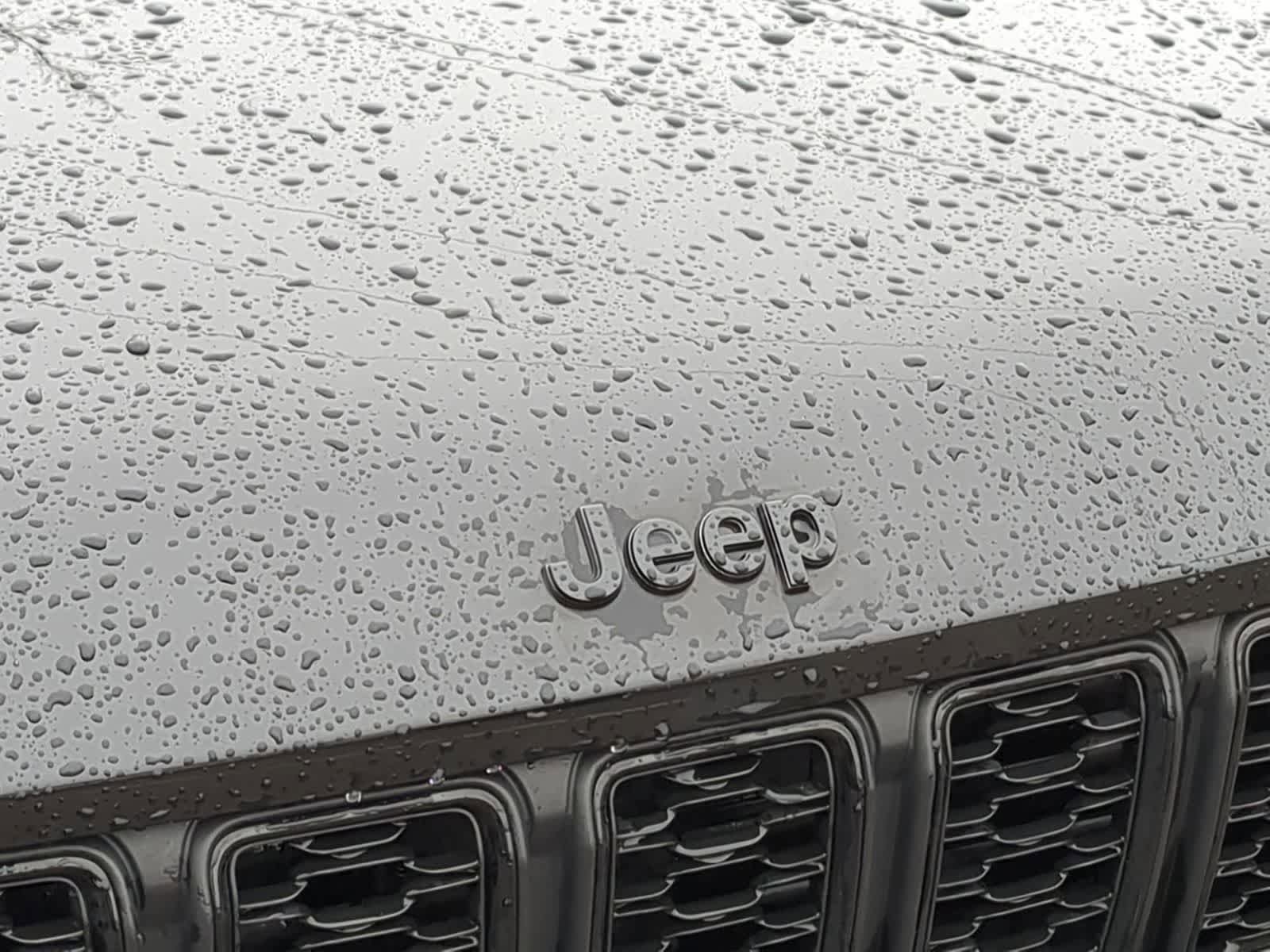Certified 2024 Jeep Grand Cherokee Limited w/ Black Appearance Package image 12