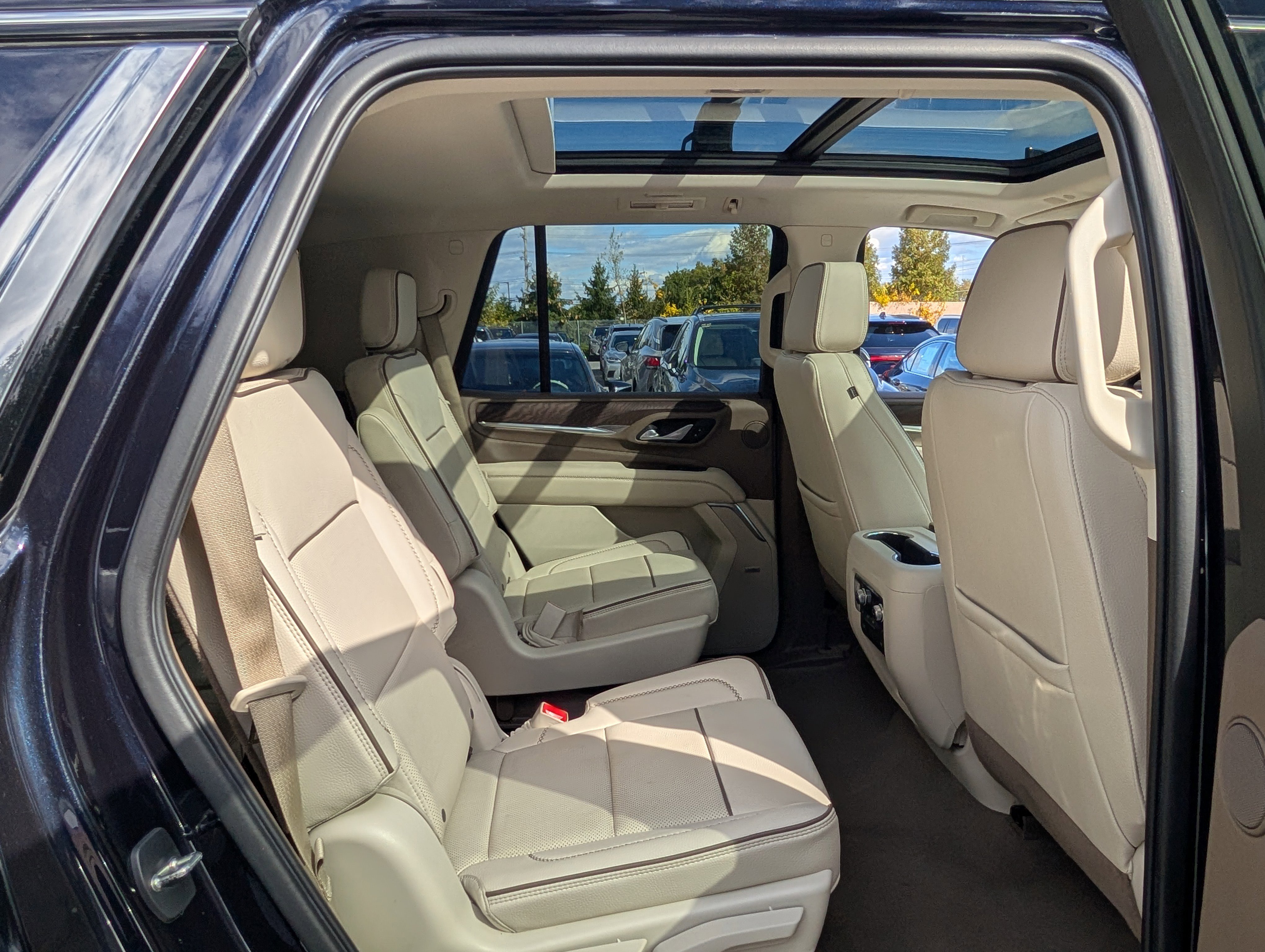 Used 2022 GMC Yukon Denali w/ Max Trailering Package image 12