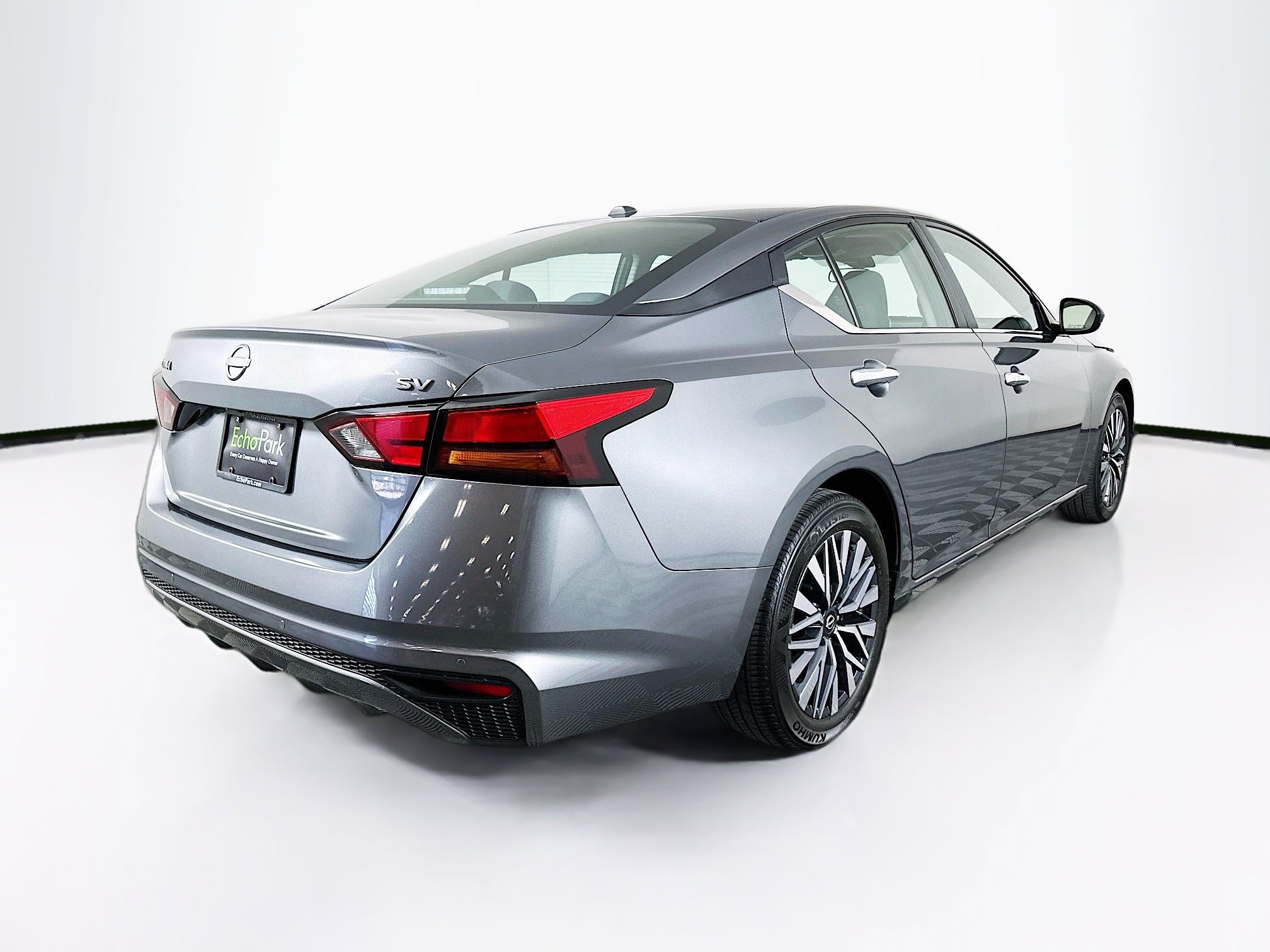Used 2024 Nissan Altima 2.5 SV FWD image 9