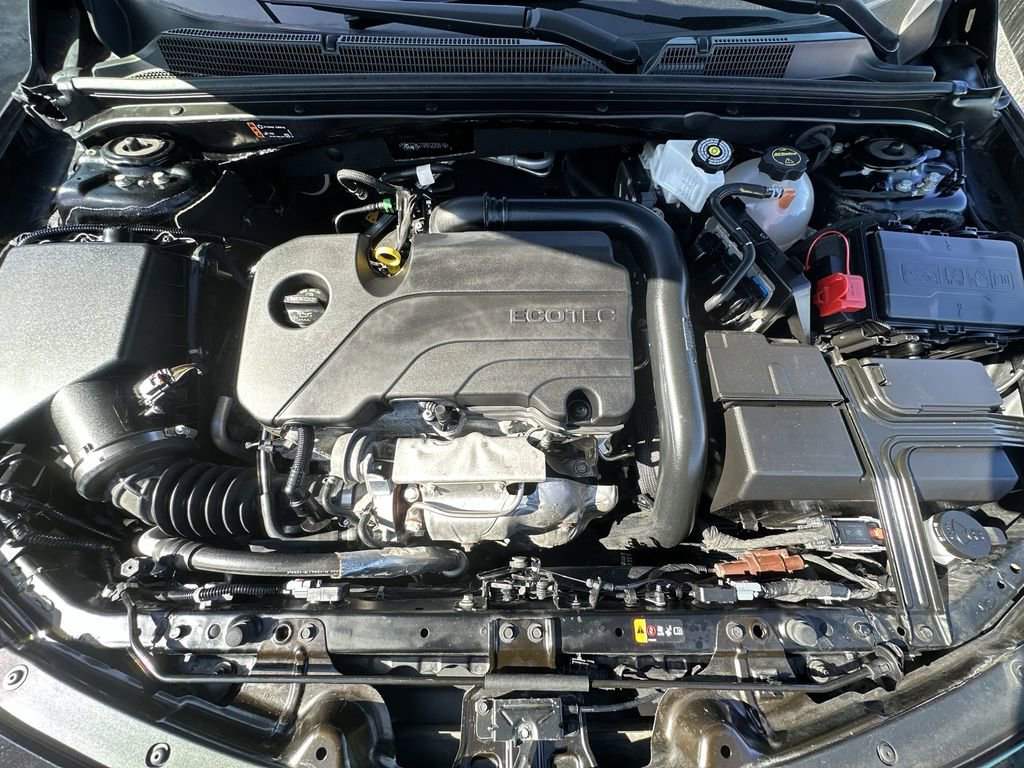 Used 2024 Chevrolet Malibu LT w/ Midnight Edition image 24