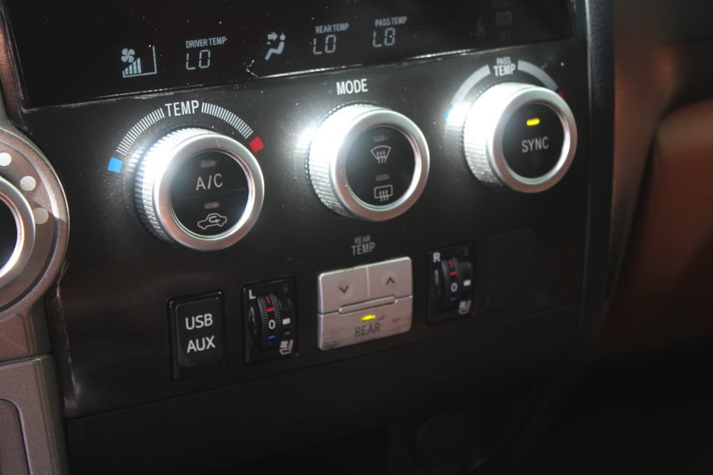 Used 2016 Toyota Sequoia Platinum RWD image 11