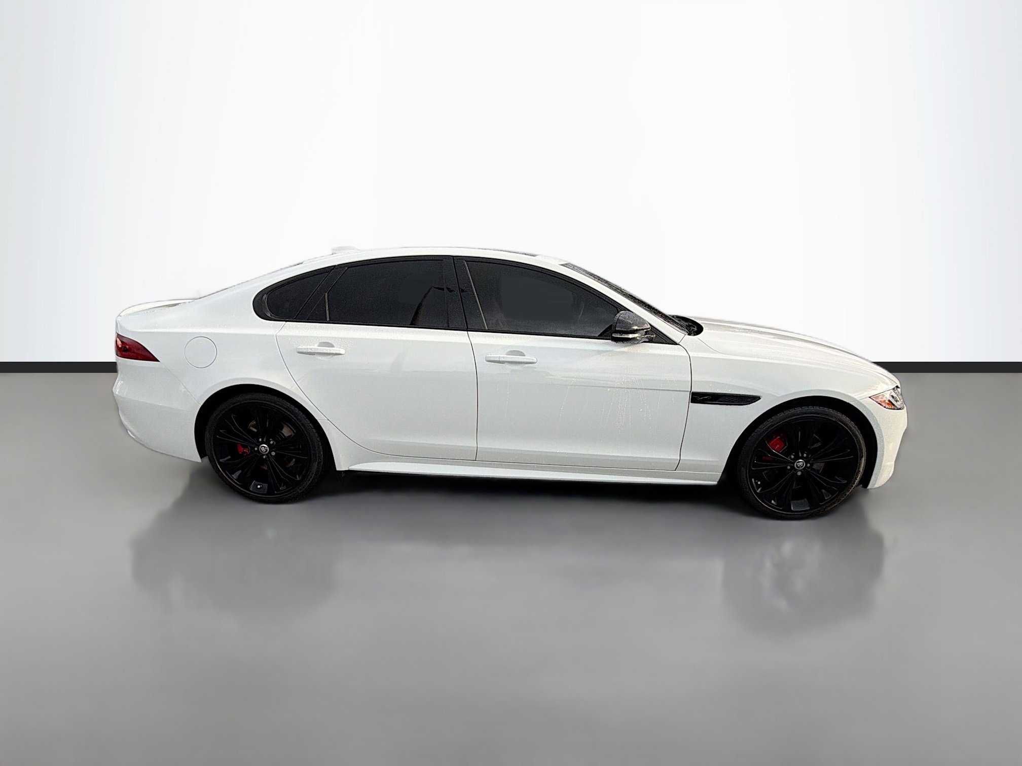 Used 2024 Jaguar XF R-Dynamic SE image 6