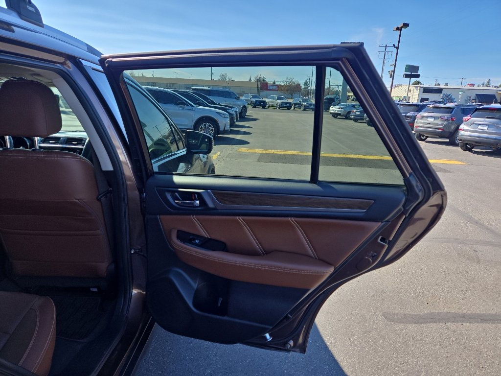 Used 2019 Subaru Outback 3.6R Touring image 16