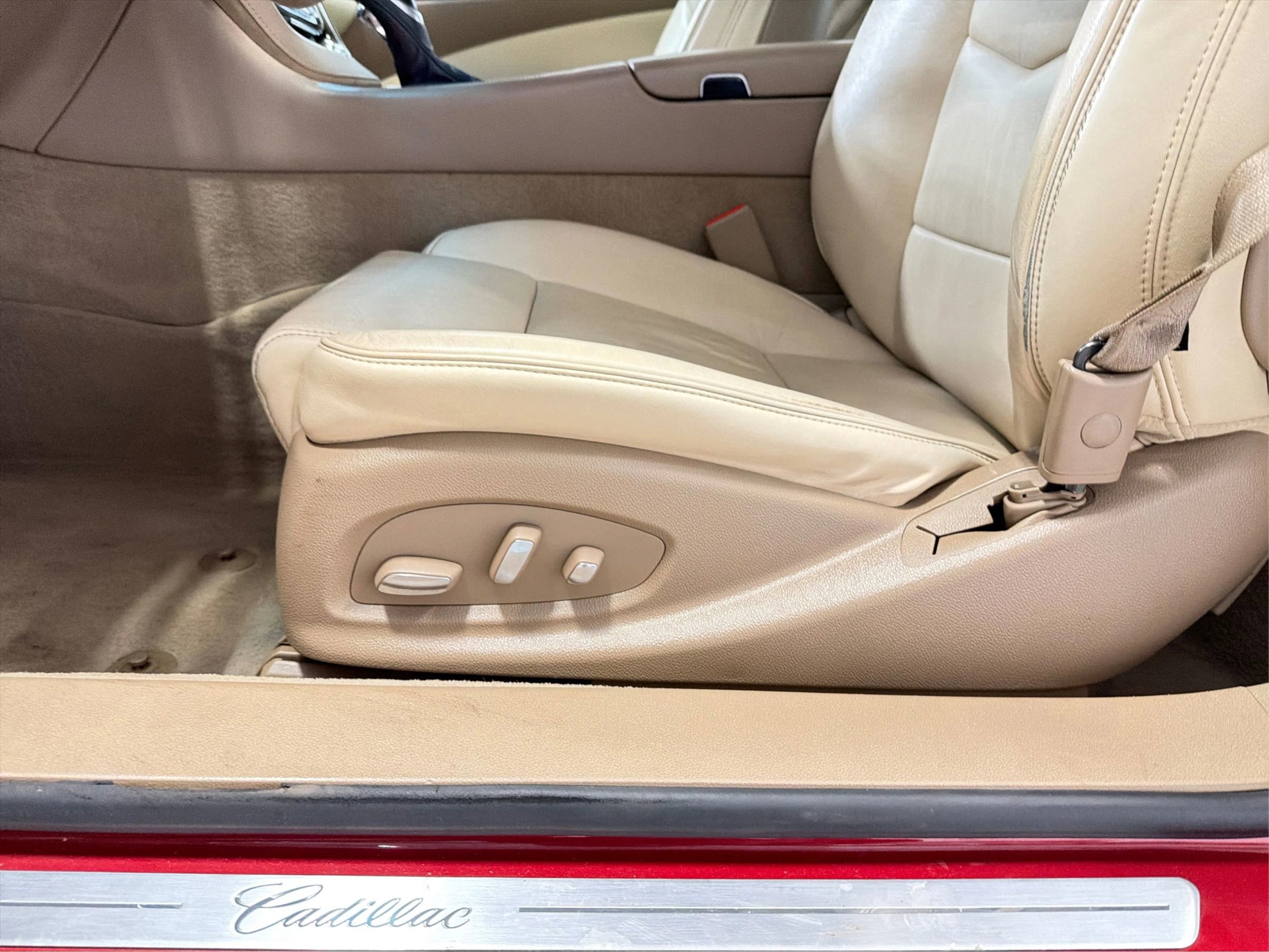 Used 2014 Cadillac ELR w/ Luxury Package image 22