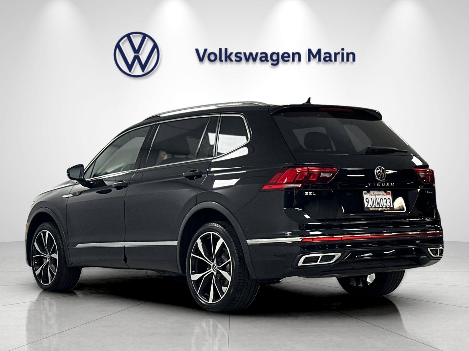 Used 2024 Volkswagen Tiguan SEL R-Line AWD/4WD image 3