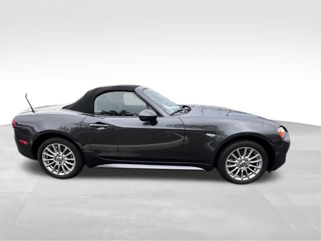 Used 2017 FIAT 124 Spider Classica RWD image 7