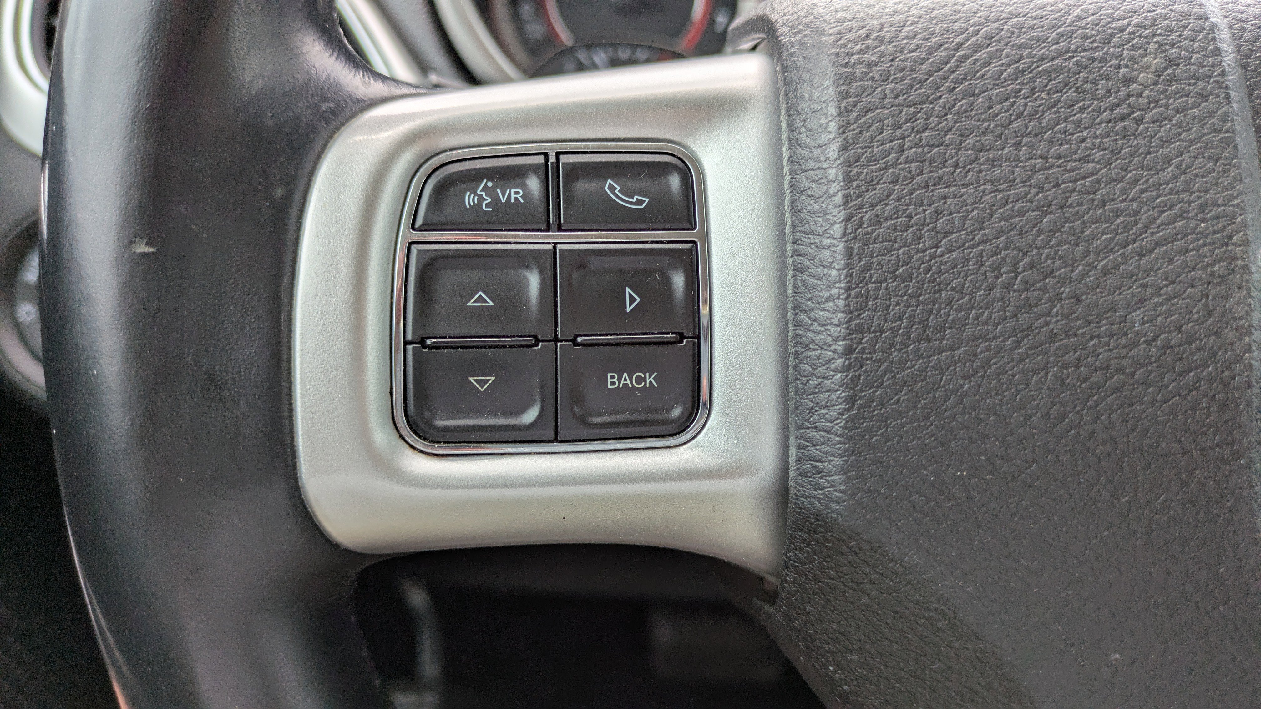 Used 2020 Dodge Journey SE w/ SE Popular Equipment Group FWD image 16