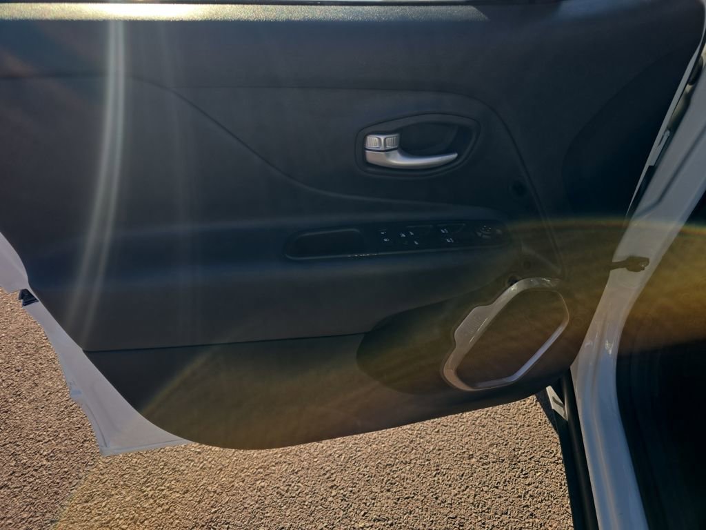 Used 2023 Jeep Renegade Latitude image 12