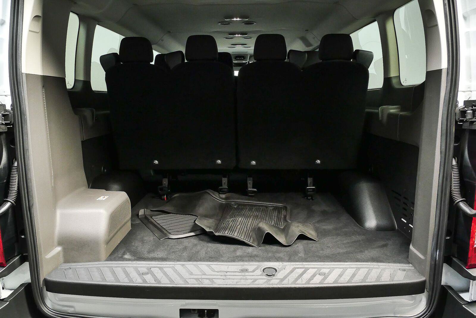 Used 2023 Ford Transit 350 XLT RWD image 25