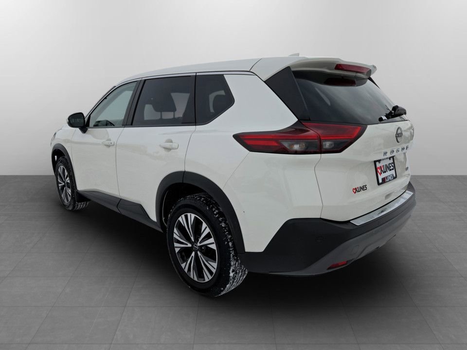 Used 2023 Nissan Rogue SV image 9
