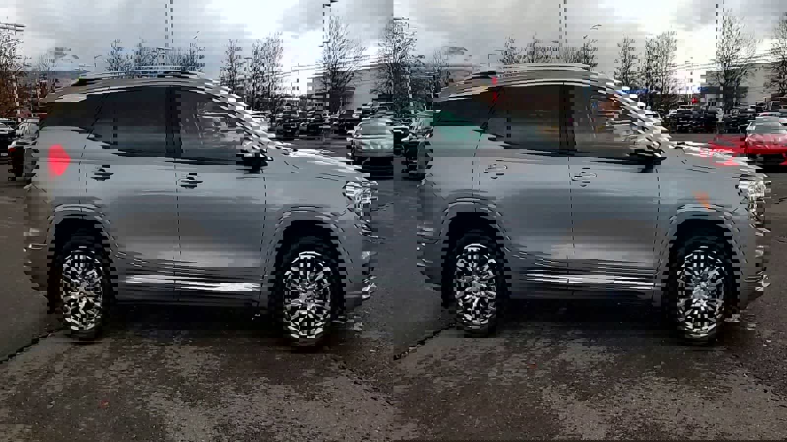 Used 2023 GMC Terrain Denali w/ Denali Premium Package image 9