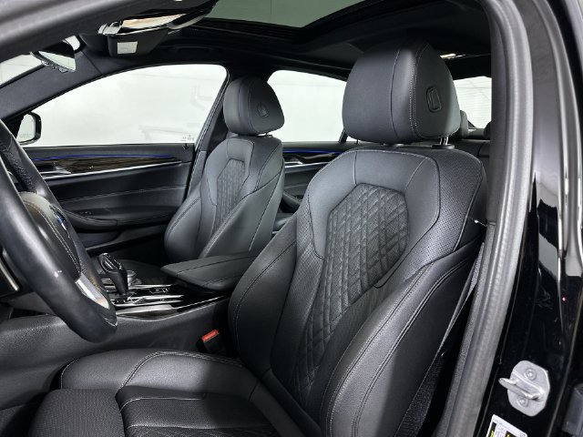 Used 2023 BMW 530i w/ Convenience Package RWD image 20