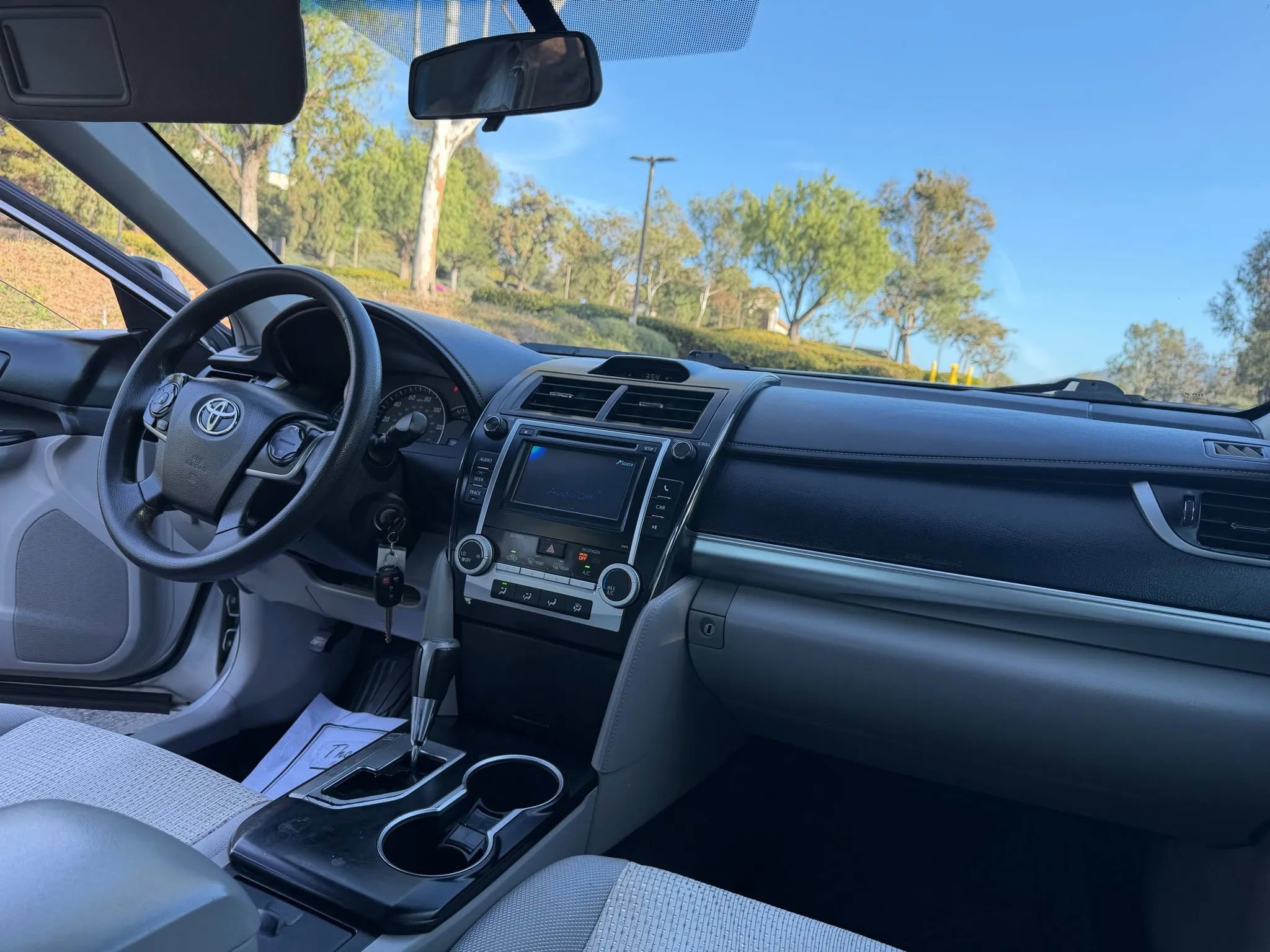 Used 2013 Toyota Camry LE image 19