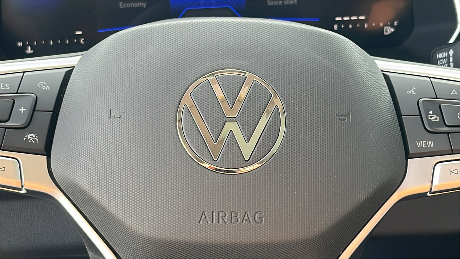 Used 2024 Volkswagen Jetta SE image 17