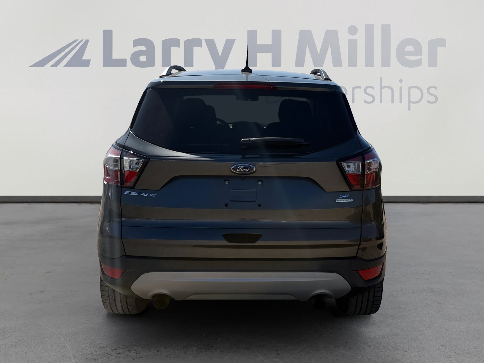 Used 2018 Ford Escape SE w/ SE Sync 3 Package image 4