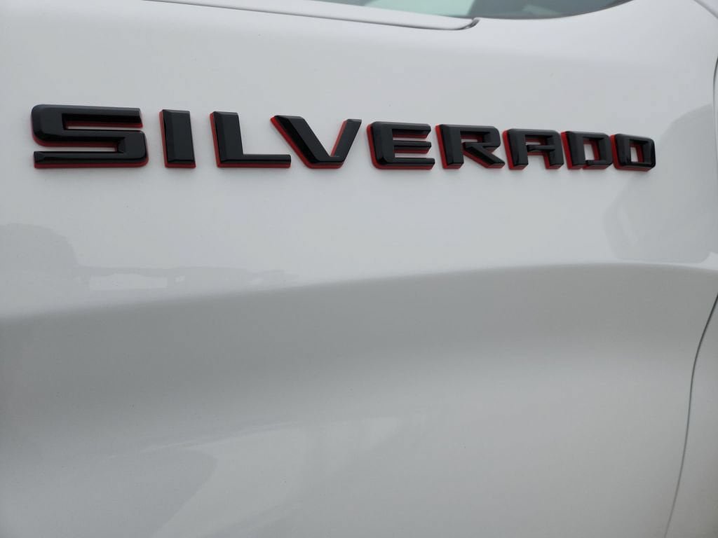 Certified 2024 Chevrolet Silverado 1500 RST w/ Redline Edition AWD/4WD image 31