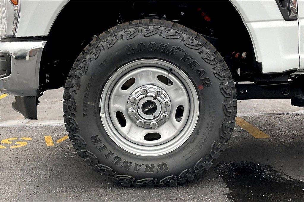 New 2026 Ford F350 XL w/ 360-Degree Camera Package image 12