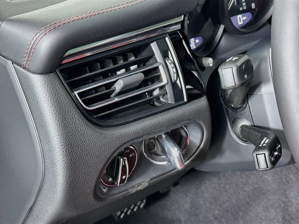 New 2026 Porsche Macan AWD/4WD image 11