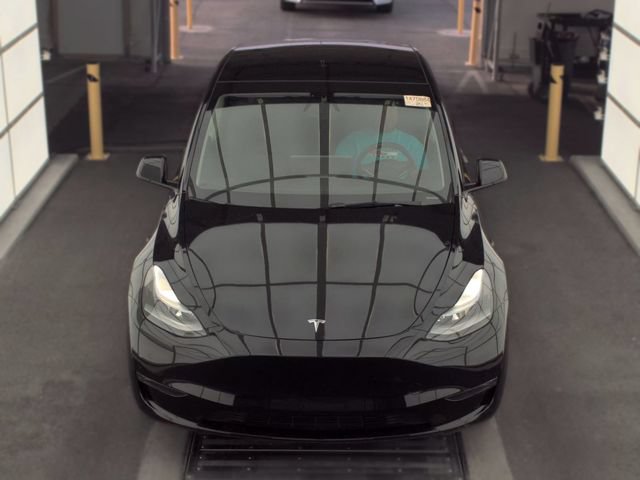 Used 2025 Tesla Model Y Performance AWD/4WD image 2