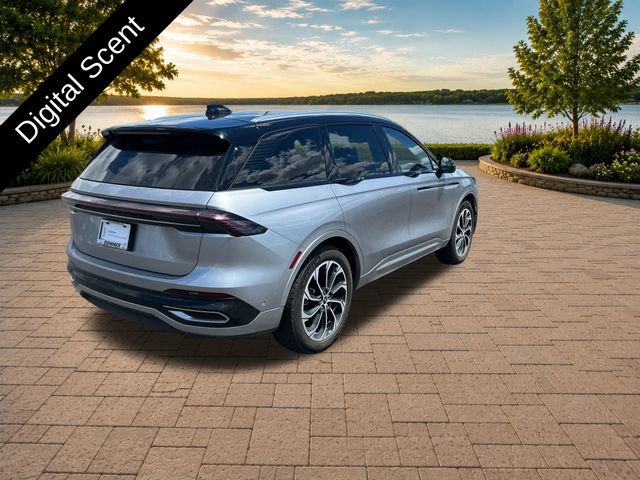 Certified 2024 Lincoln Nautilus Reserve w/ Equipment Group 202A AWD/4WD image 8