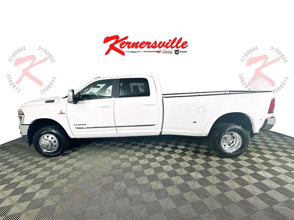 New 2025 RAM 3500 Limited w/ Towing Technology Group image 4