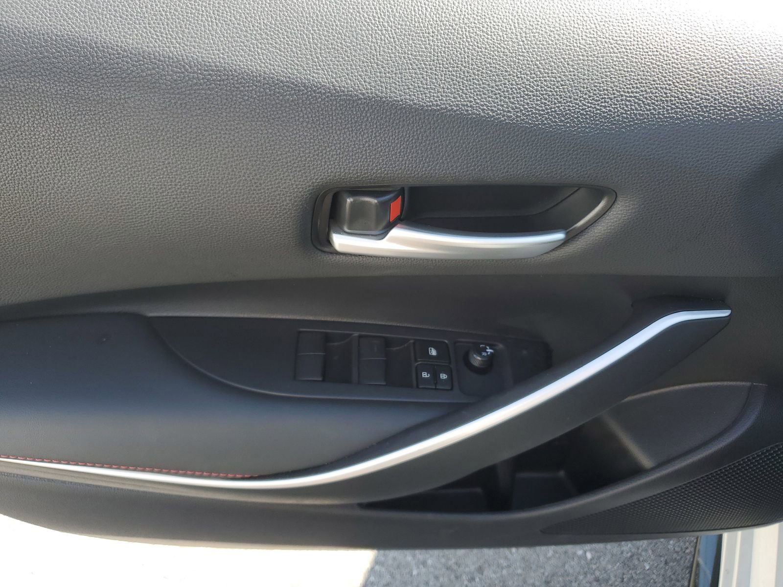 Certified 2025 Toyota Corolla SE w/ SE Premium Package image 19