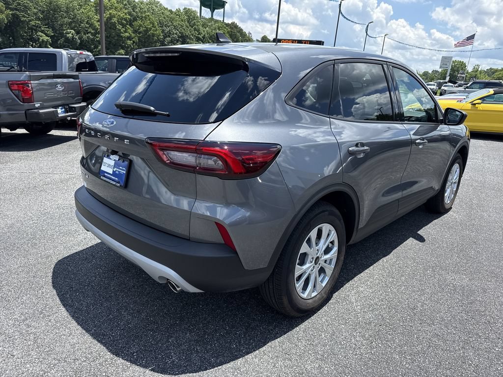 Used 2026 Ford Escape Active w/ Cold Weather Package FWD image 7