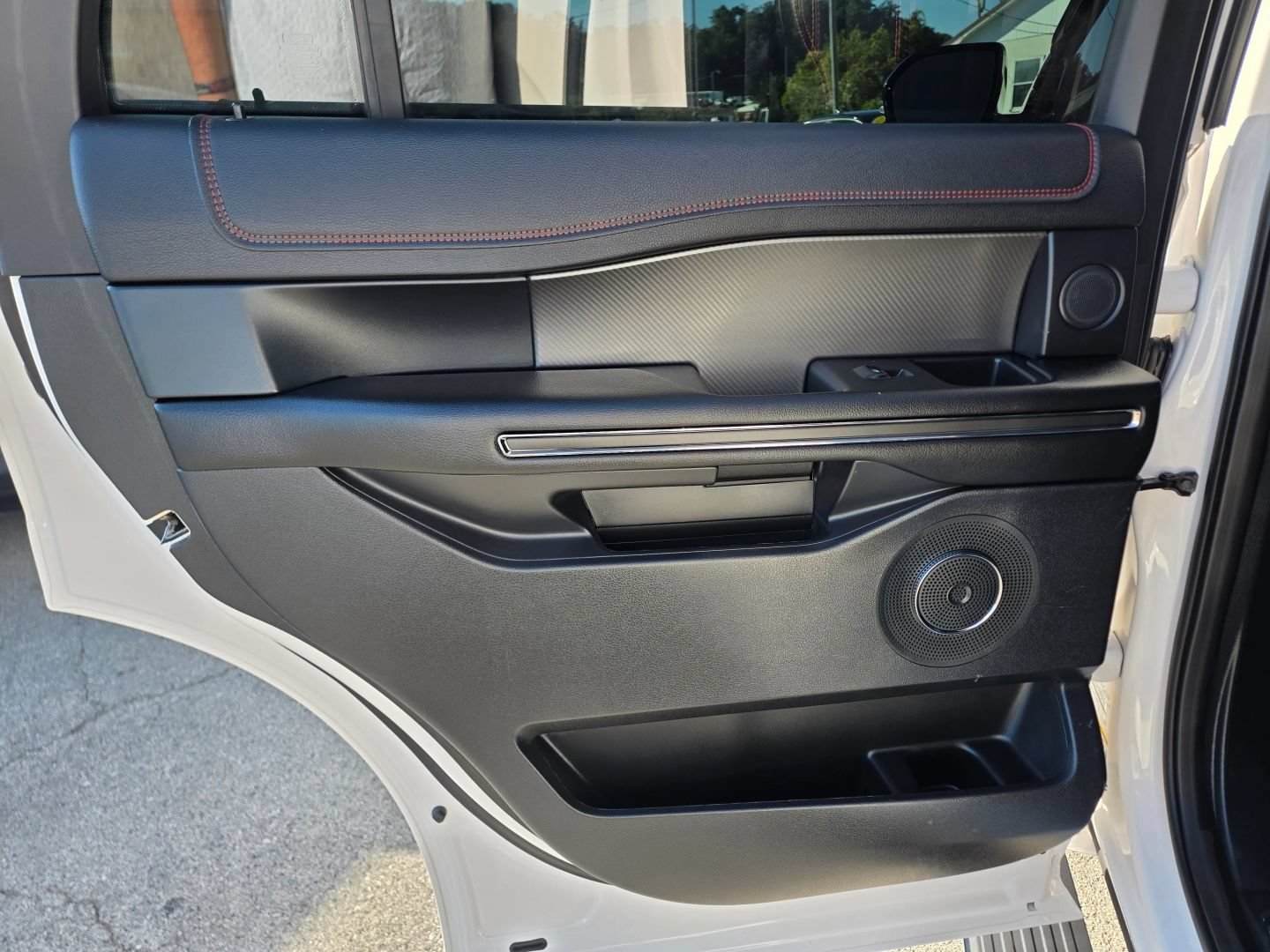 Used 2019 Ford Expedition Limited w/ Equipment Group 303A AWD/4WD image 41