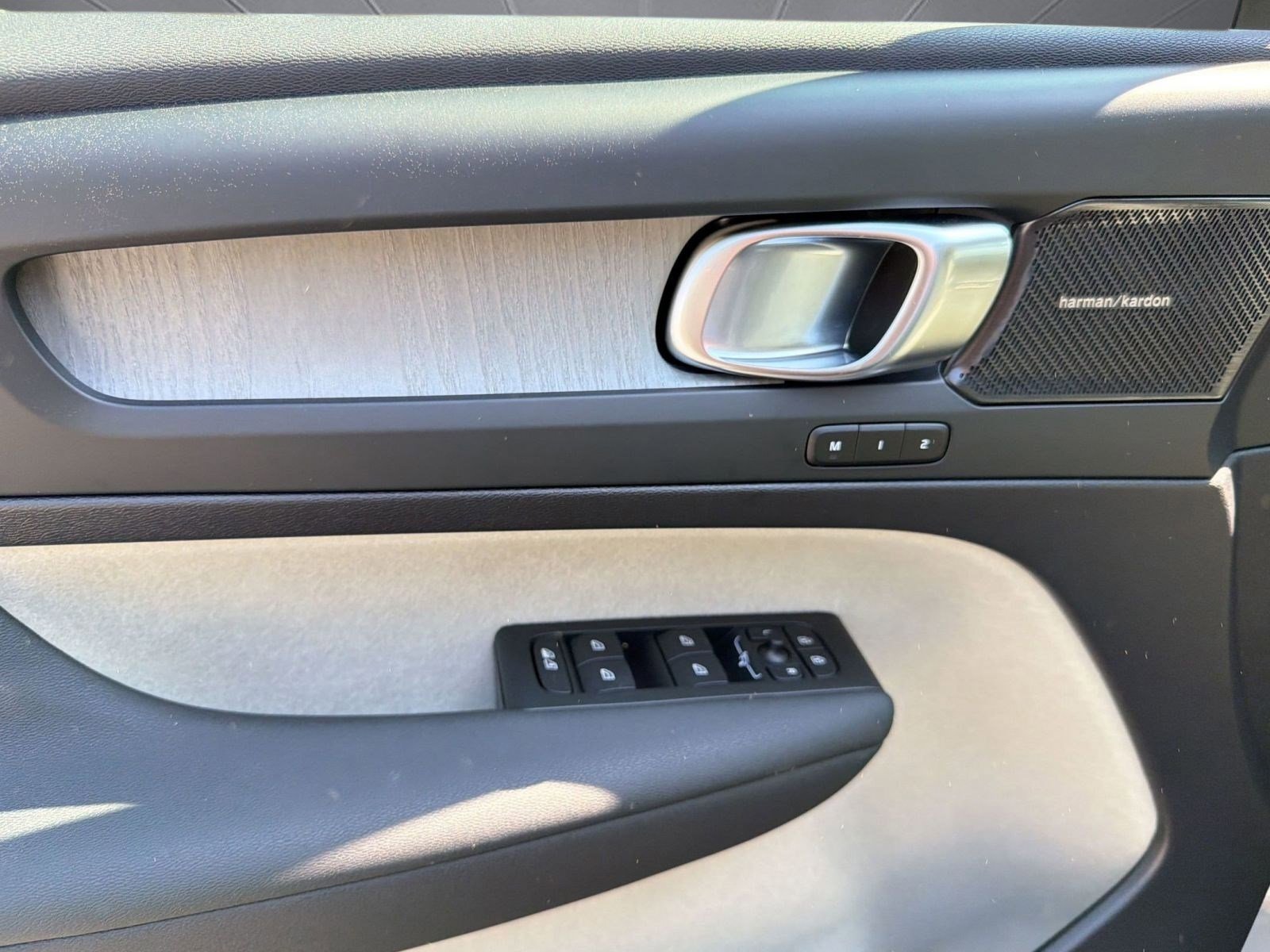 New 2026 Volvo XC40 B5 Ultra w/ Protection Package image 12