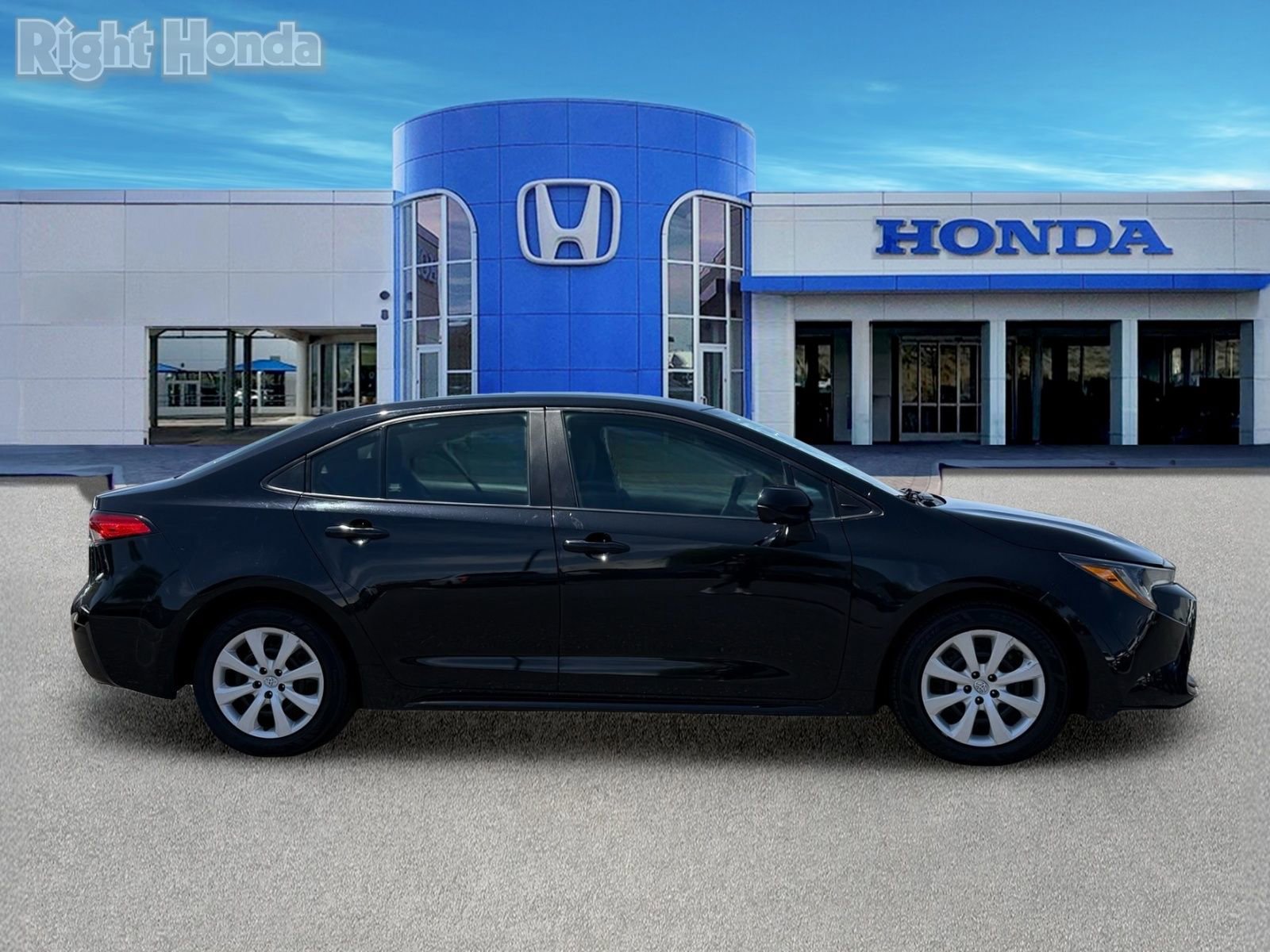 Used 2024 Toyota Corolla LE FWD image 9