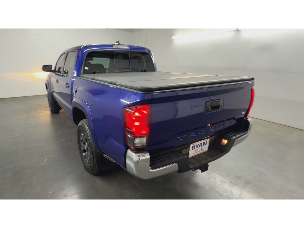 Used 2023 Toyota Tacoma SR5 RWD image 7