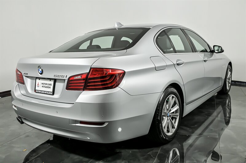 Used 2015 BMW 528i xDrive Sedan AWD/4WD image 9