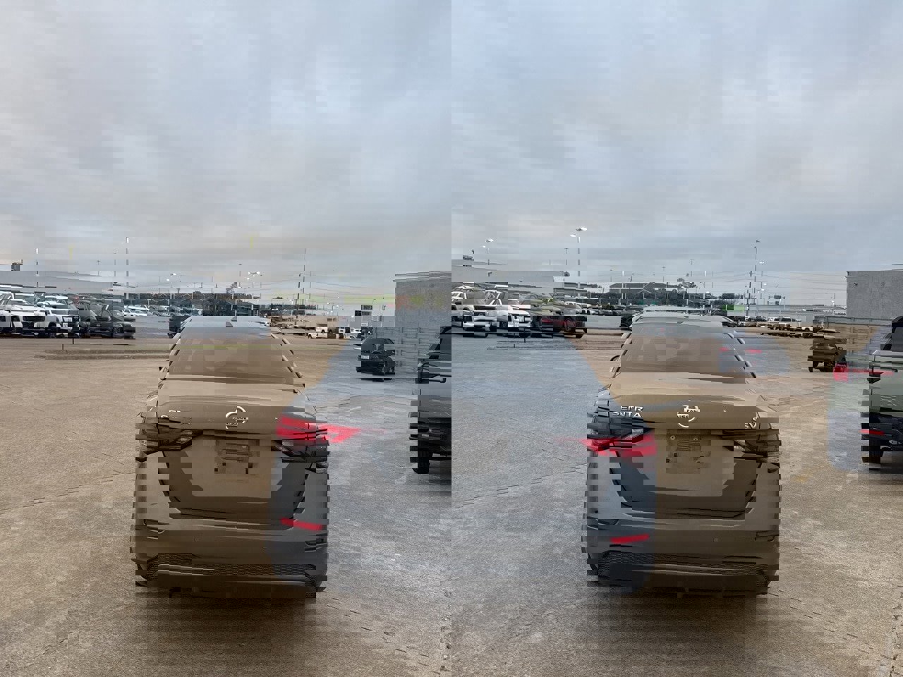 Used 2022 Nissan Sentra SV w/ SV Premium Package image 16