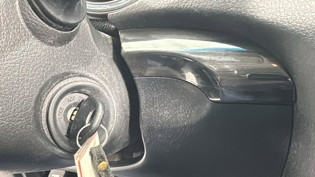 Used 2013 Kia Sorento LX w/ Third Row Pkg image 26