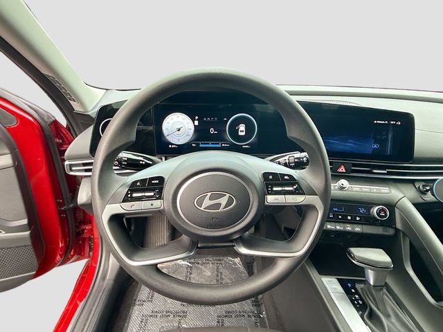 Certified 2024 Hyundai Elantra SEL FWD image 11