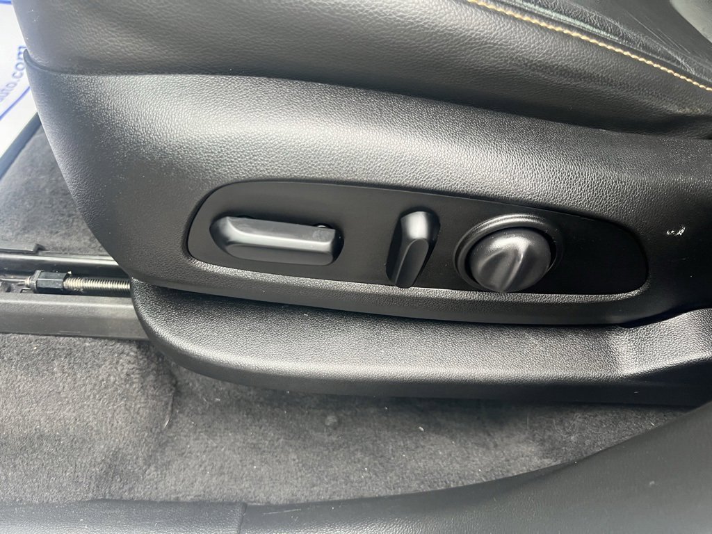 Used 2020 Chevrolet Traverse LT w/ LT Premium Package image 21