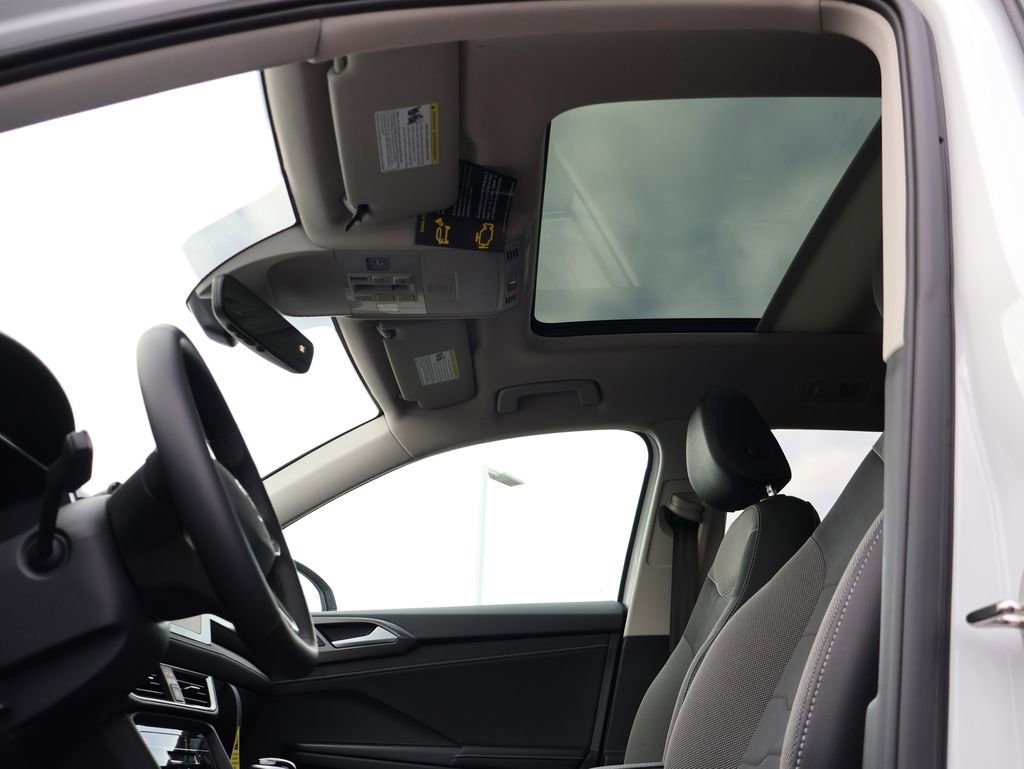 New 2026 Volkswagen Taos SE AWD/4WD image 38