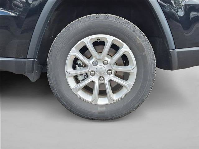 Used 2021 Jeep Grand Cherokee Laredo AWD/4WD image 9