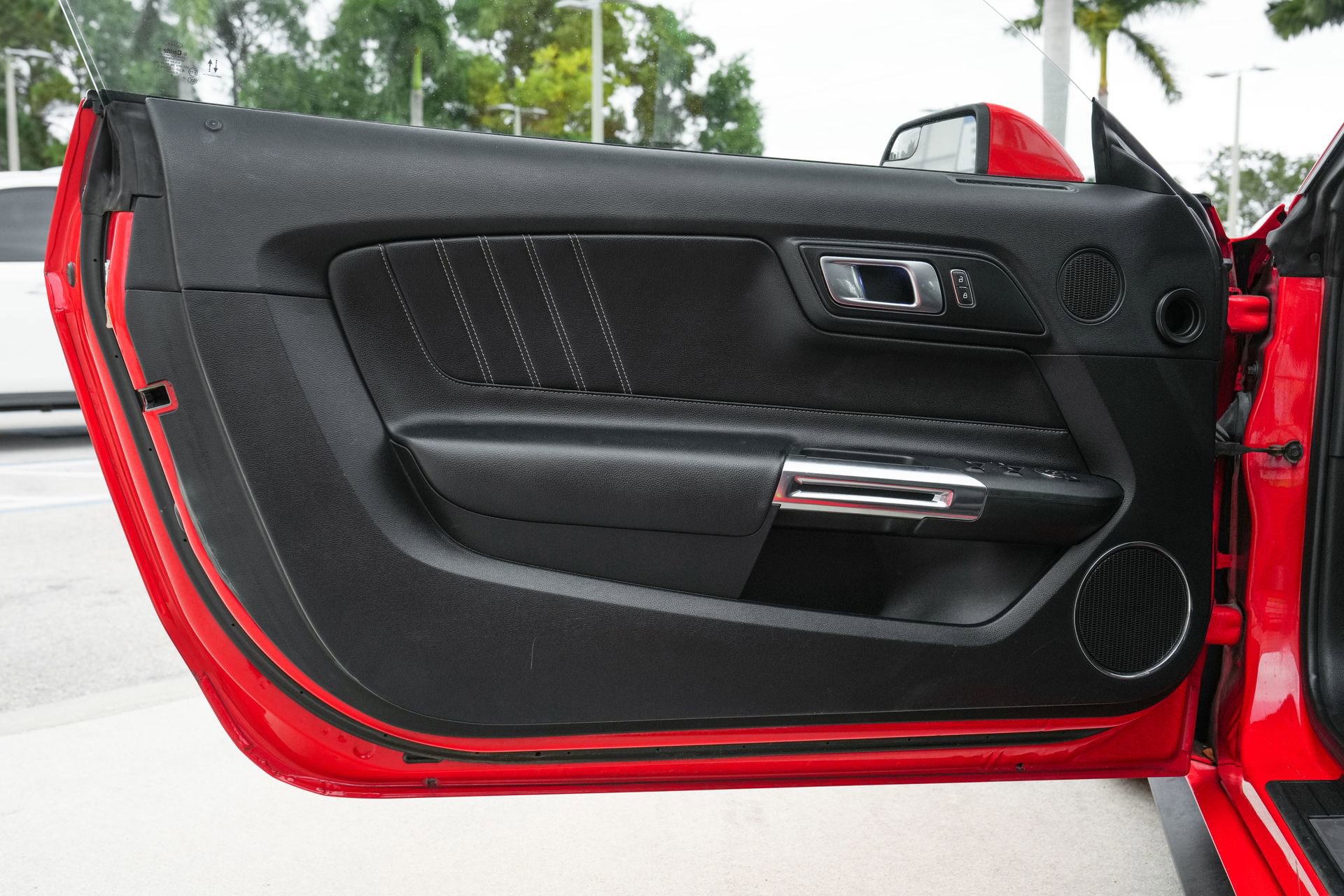 Used 2020 Ford Mustang Premium image 34