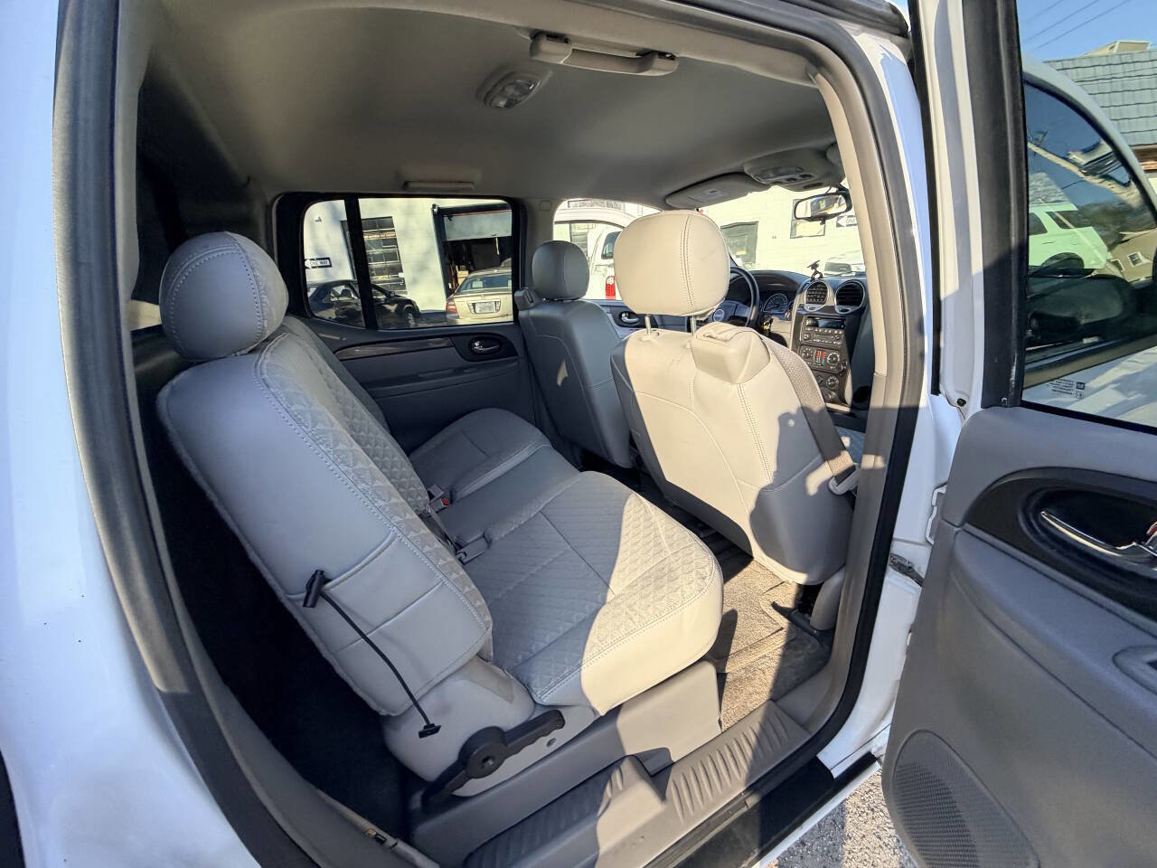 Used 2005 GMC Envoy XUV SLE w/ Sle Preferred Equipment Group AWD/4WD image 37