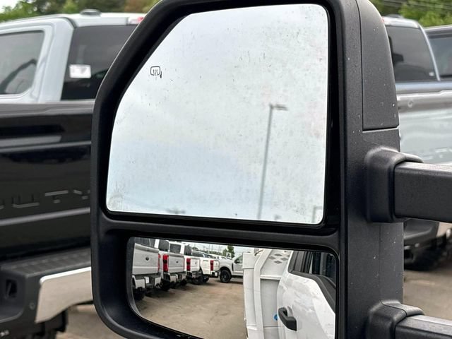Used 2024 Ford F550 4x4 Regular Cab Super Duty image 30