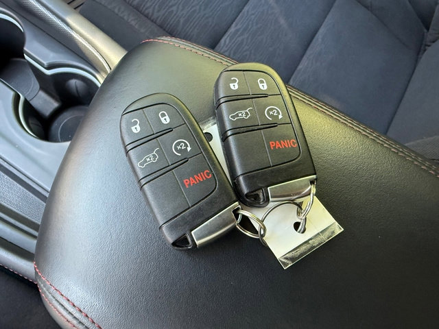 Used 2025 Dodge Durango GT w/ Blacktop Package AWD/4WD image 33