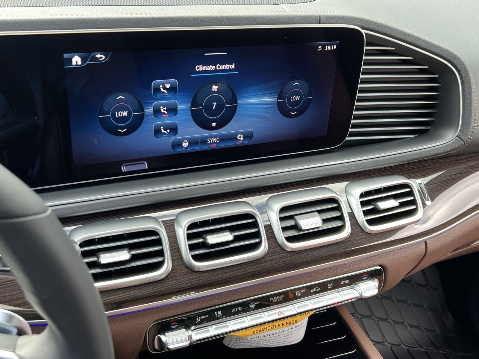 New 2026 Mercedes-Benz GLE 450 4MATIC Coupe image 26