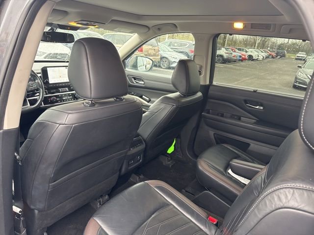 Used 2022 Nissan Pathfinder Platinum w/ Cargo Package image 11