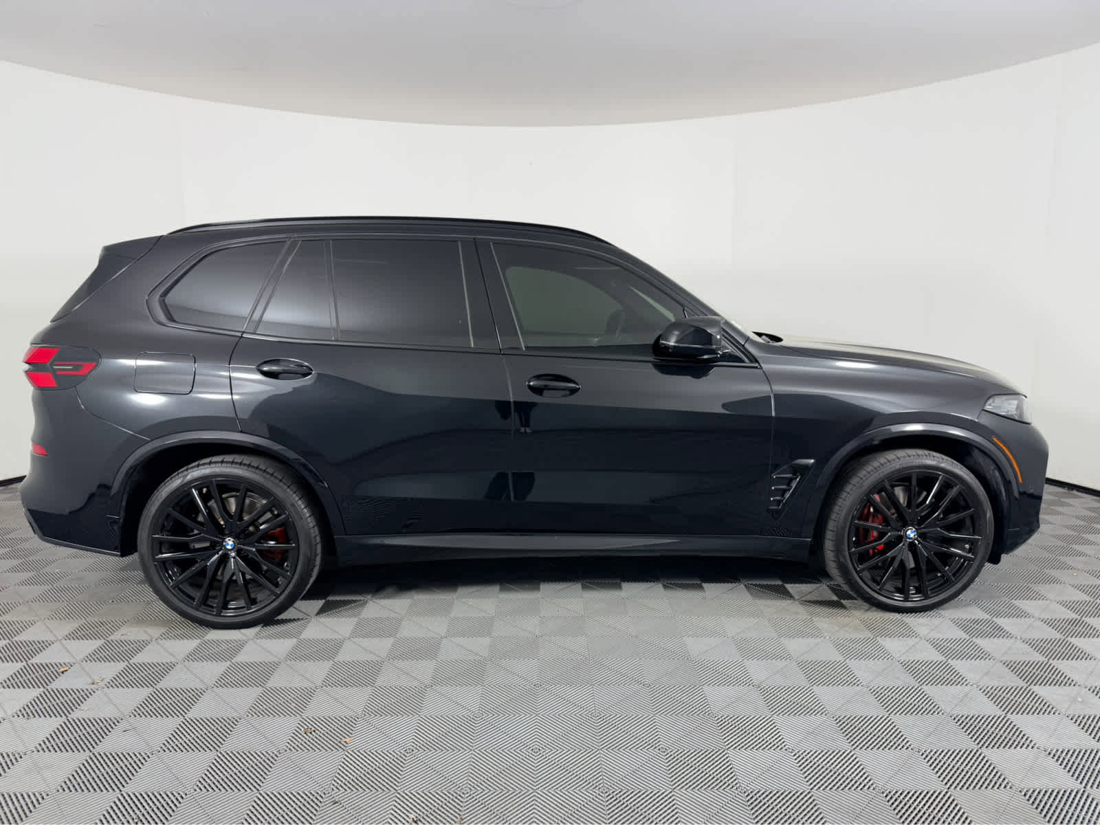 Certified 2025 BMW X5 M60i image 2
