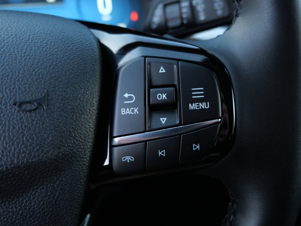 Certified 2025 Ford Escape Platinum AWD/4WD image 21