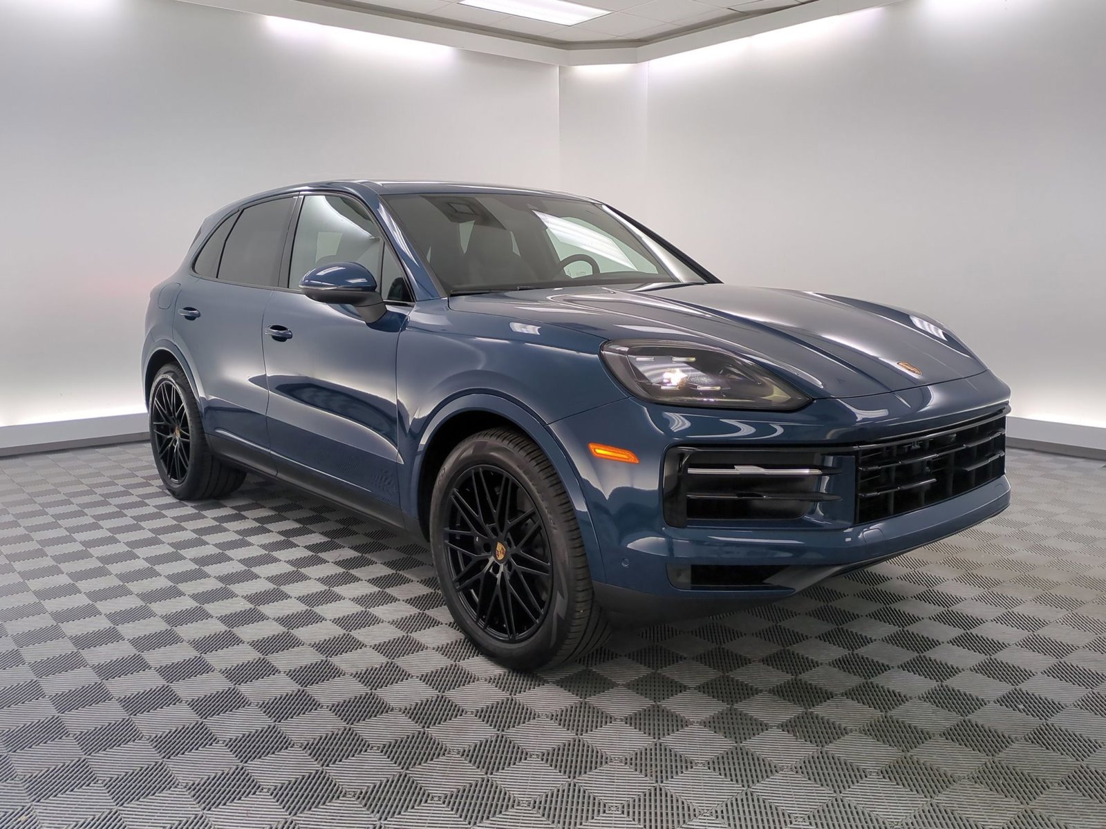 Used 2025 Porsche Cayenne image 7