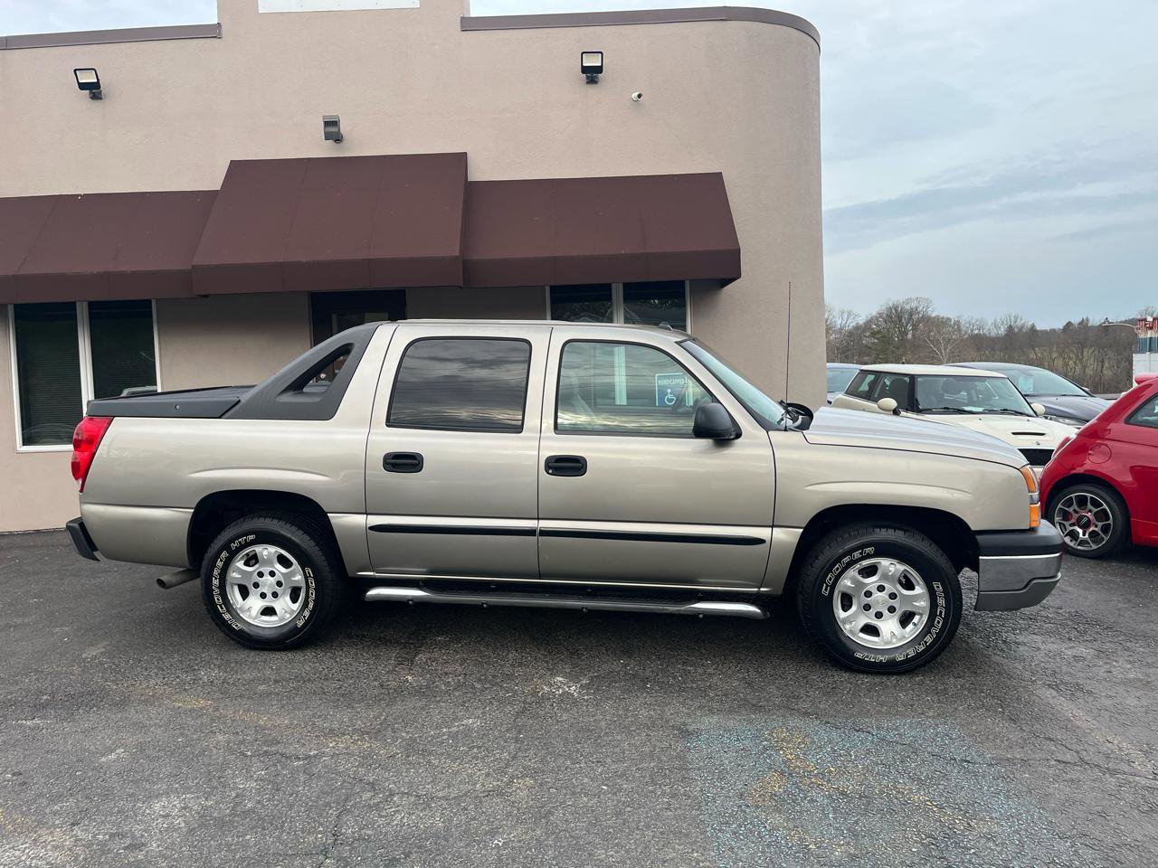 Used 2003 Chevrolet Avalanche 2WD image 4