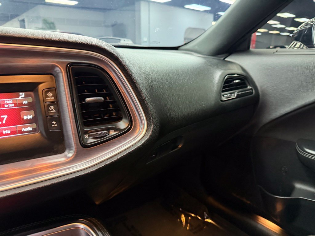 Used 2016 Dodge Challenger SXT RWD image 27