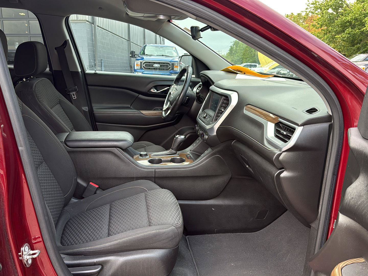 Used 2018 GMC Acadia SLE w/ Driver Alert Package I FWD image 13